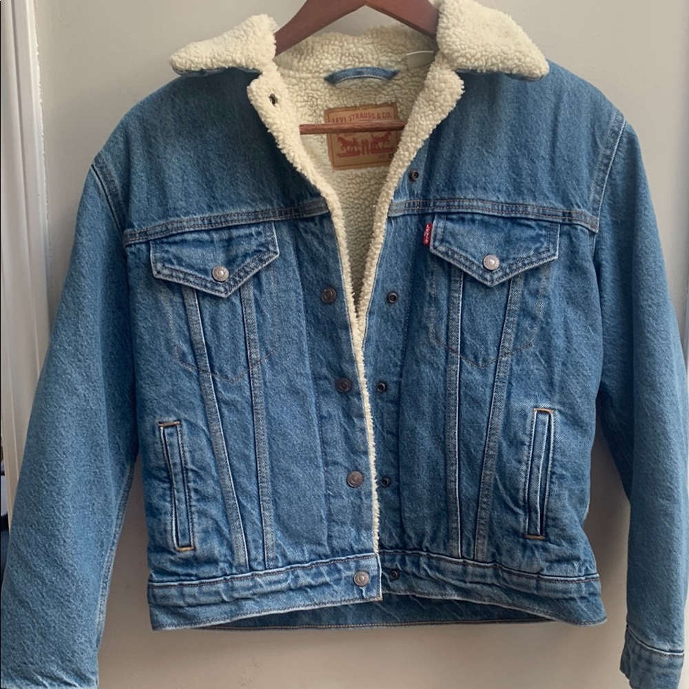 Levi's Classic Blue Denim Jacket with Sherpa Lining